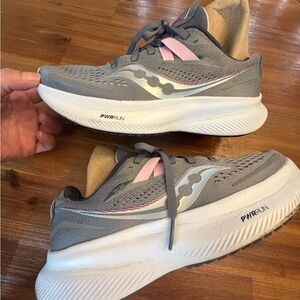 Saucony Women's Ride 15 Sneaker